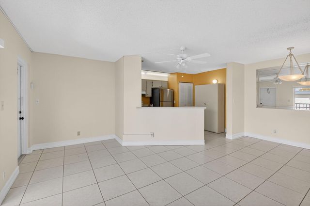 7535 S Oriole Boulevard 206, Delray Beach, FL 33446