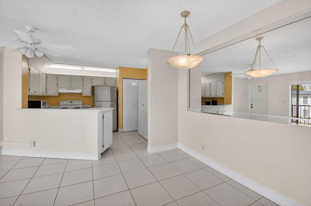 7535 S Oriole Boulevard 206, Delray Beach, FL 33446