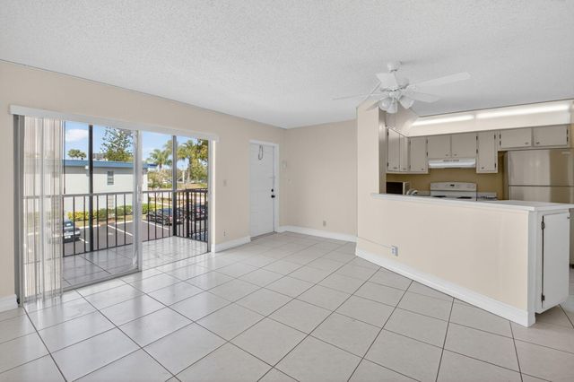 7535 S Oriole Boulevard 206, Delray Beach, FL 33446