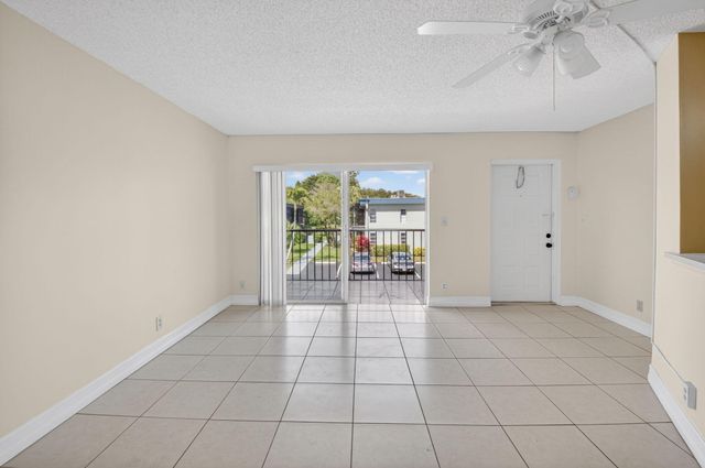 7535 S Oriole Boulevard 206, Delray Beach, FL 33446