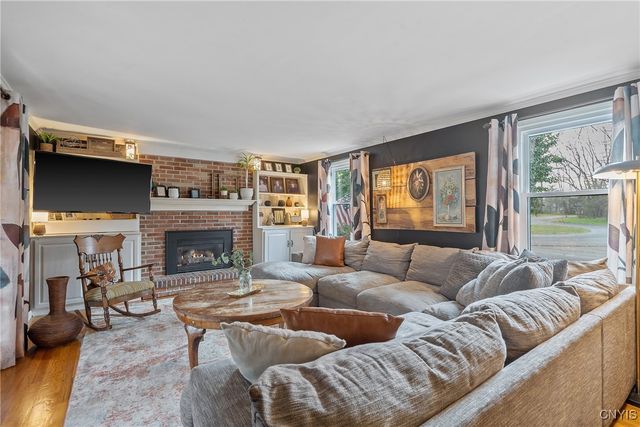 8701 Welwyn Lane, Lysander, NY 13027