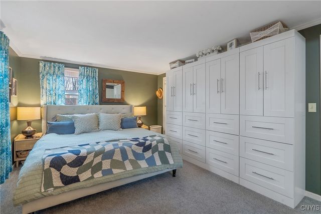 8701 Welwyn Lane, Lysander, NY 13027