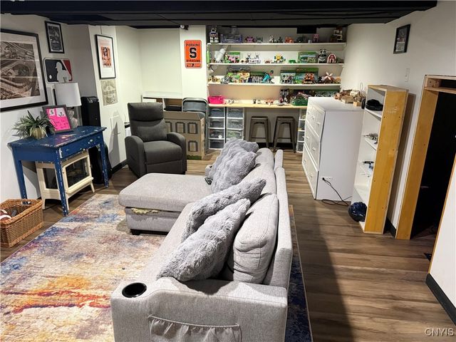 8701 Welwyn Lane, Lysander, NY 13027