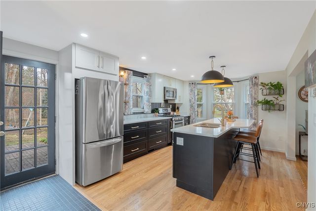 8701 Welwyn Lane, Lysander, NY 13027