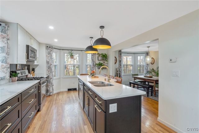 8701 Welwyn Lane, Lysander, NY 13027