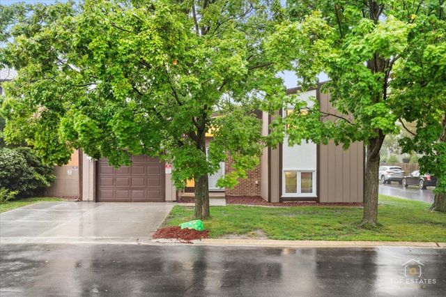 1018 BOB O LINK Lane, Darien, IL 60561