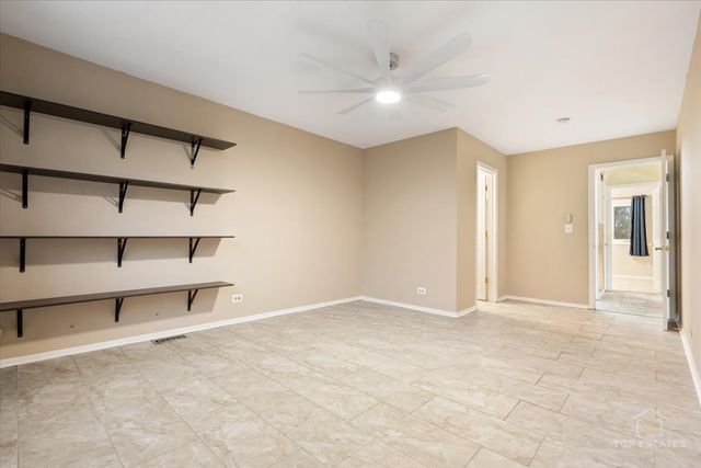 1018 BOB O LINK Lane, Darien, IL 60561