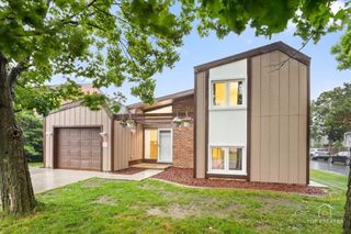 1018 BOB O LINK Lane, Darien, IL 60561
