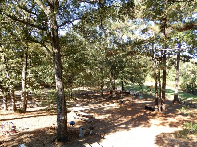 1 Brandon Road, Huntsville, TX 77320