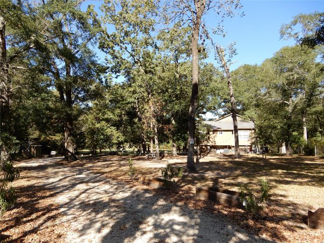 1 Brandon Road, Huntsville, TX 77320