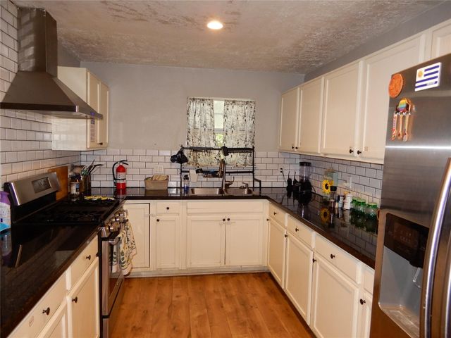 1 Brandon Road, Huntsville, TX 77320