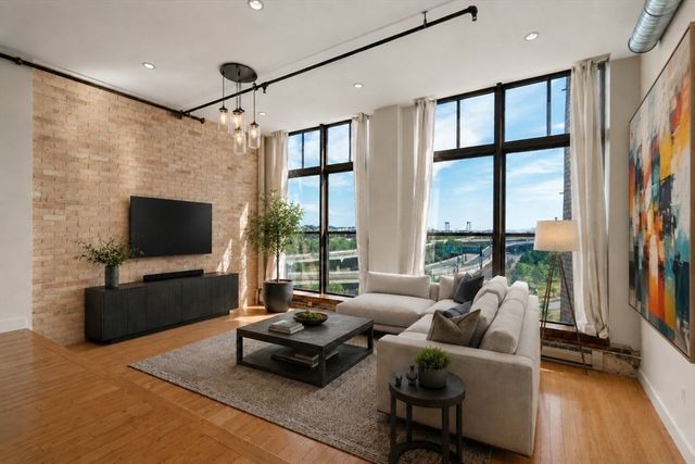 156 Porter Street 408, Boston, MA 02128