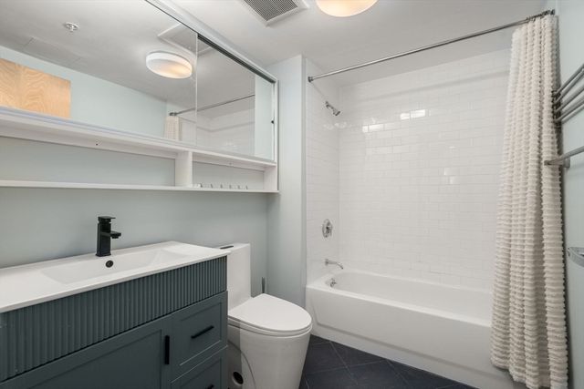 156 Porter Street 408, Boston, MA 02128