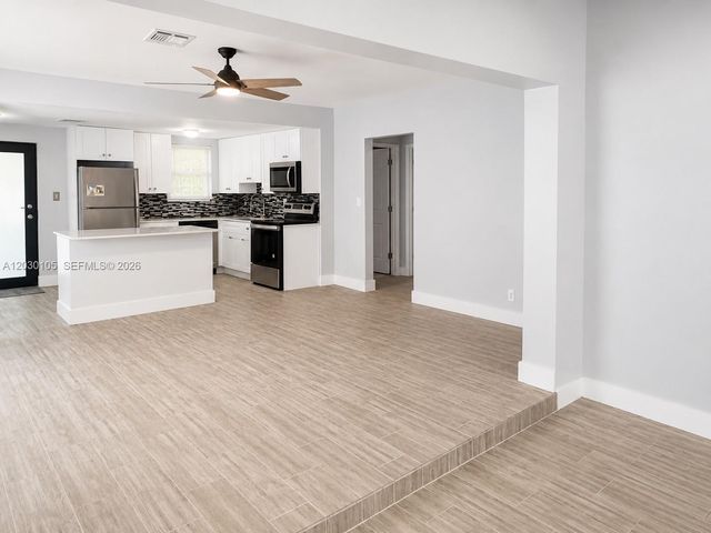 209 SW 5th St 209, Dania Beach, FL 33004