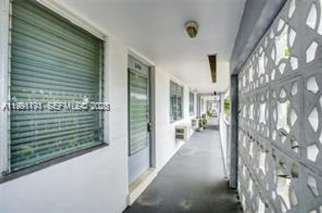 2020 NE 51st Court 203, Fort Lauderdale, FL 33308