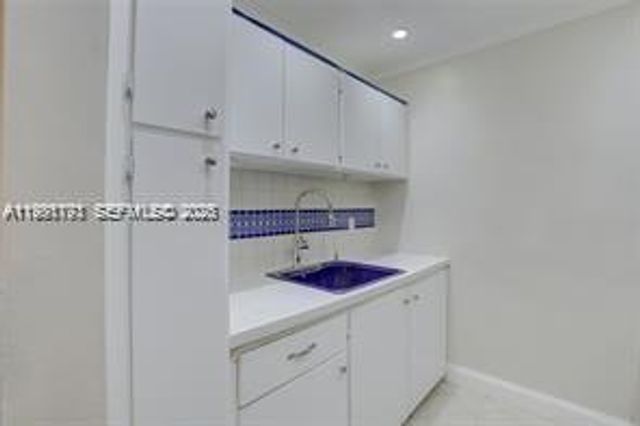 2020 NE 51st Court 203, Fort Lauderdale, FL 33308