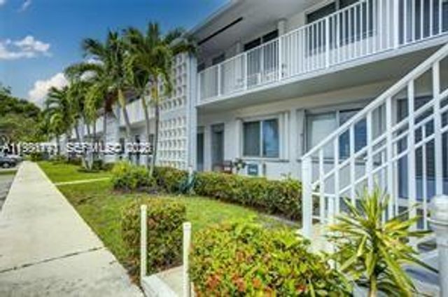 2020 NE 51st Court 203, Fort Lauderdale, FL 33308