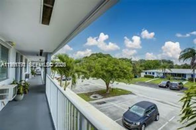 2020 NE 51st Court 203, Fort Lauderdale, FL 33308