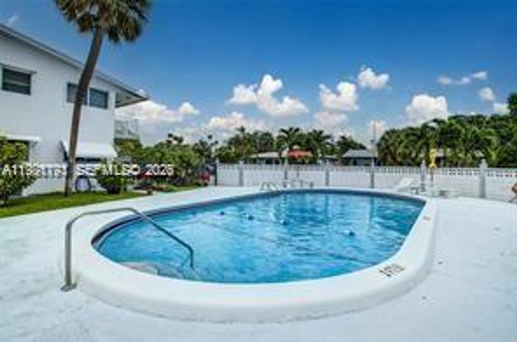 2020 NE 51st Court 203, Fort Lauderdale, FL 33308