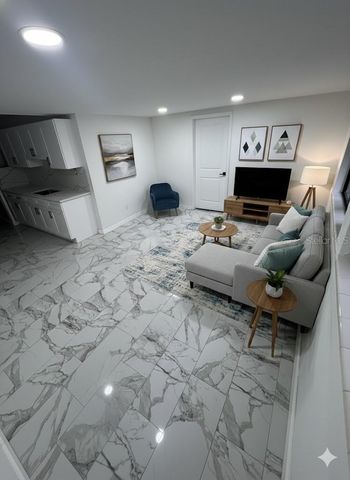 7714 W POWHATAN, Tampa, FL 33615