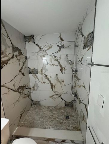 7714 W POWHATAN, Tampa, FL 33615