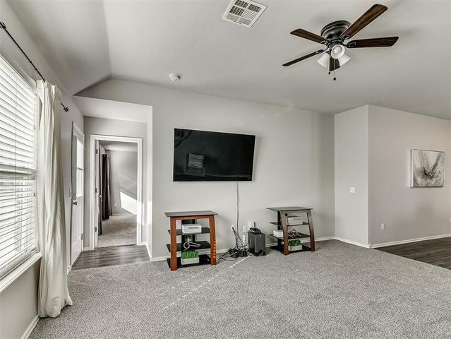 9220 NW 70th Street, Yukon, OK 73099