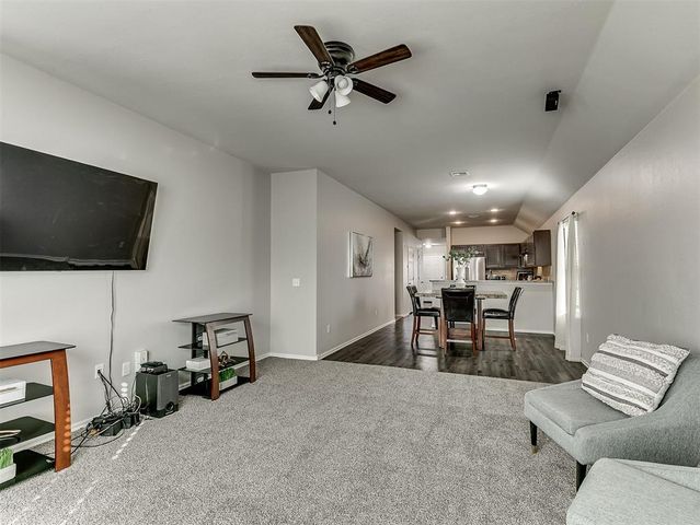 9220 NW 70th Street, Yukon, OK 73099