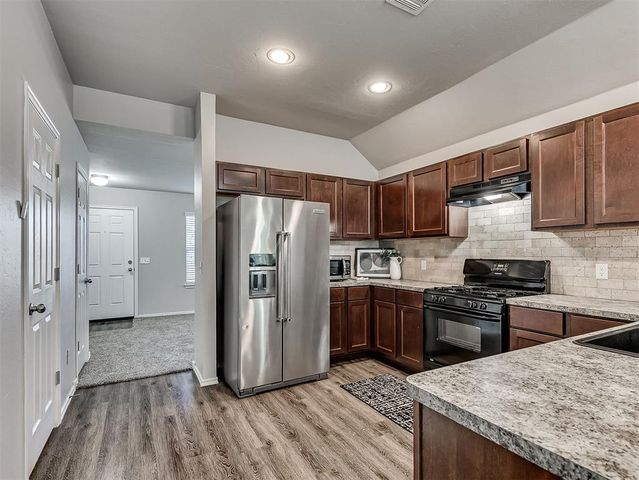 9220 NW 70th Street, Yukon, OK 73099