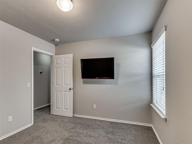 9220 NW 70th Street, Yukon, OK 73099