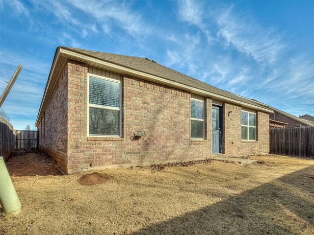 9220 NW 70th Street, Yukon, OK 73099