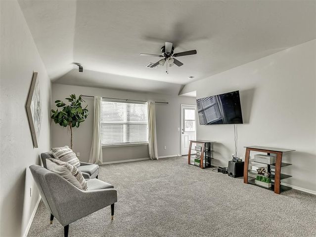 9220 NW 70th Street, Yukon, OK 73099