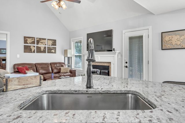 1532 Eads Ct, Clarksville, TN 37043