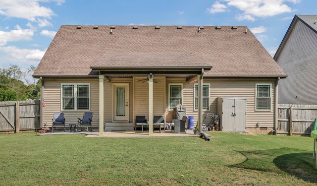 1532 Eads Ct, Clarksville, TN 37043