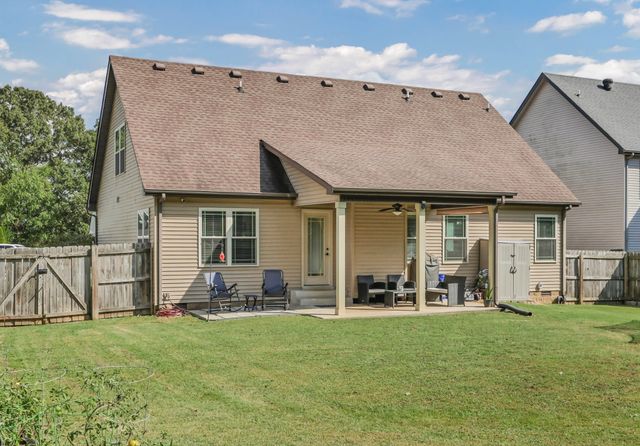 1532 Eads Ct, Clarksville, TN 37043