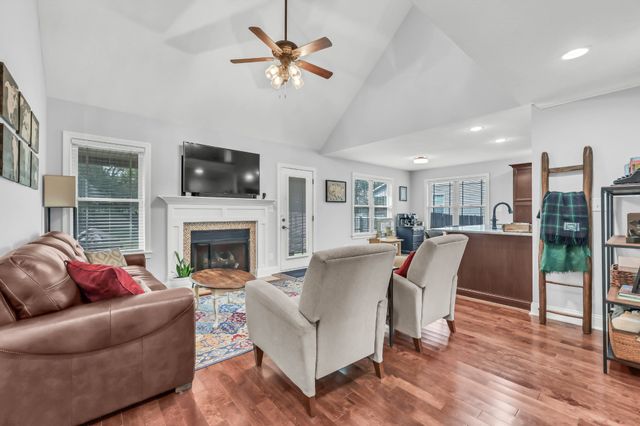 1532 Eads Ct, Clarksville, TN 37043