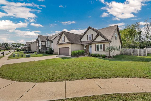 1532 Eads Ct, Clarksville, TN 37043