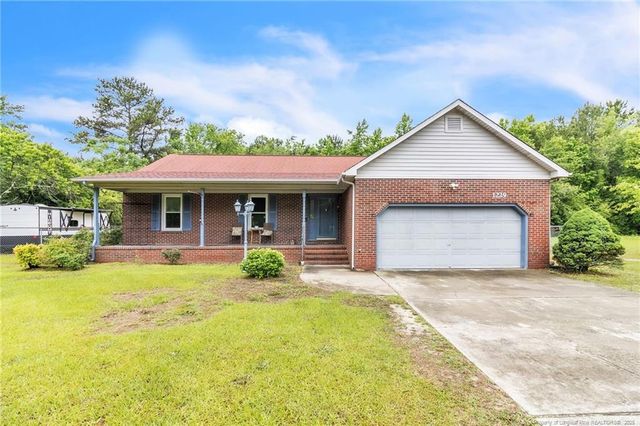 1229 Blue Road, Parkton, NC 28371