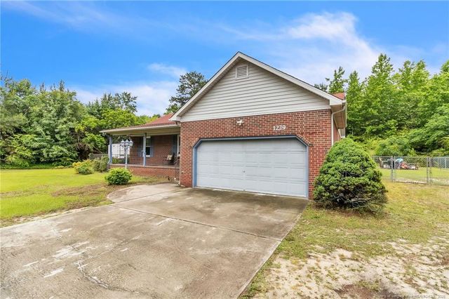 1229 Blue Road, Parkton, NC 28371