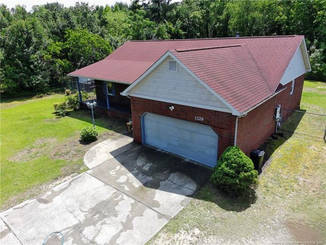 1229 Blue Road, Parkton, NC 28371
