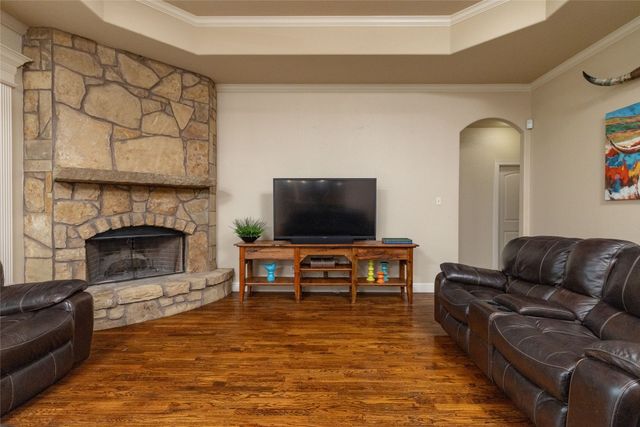 208 Ellis Creek Drive, Weatherford, TX 76085