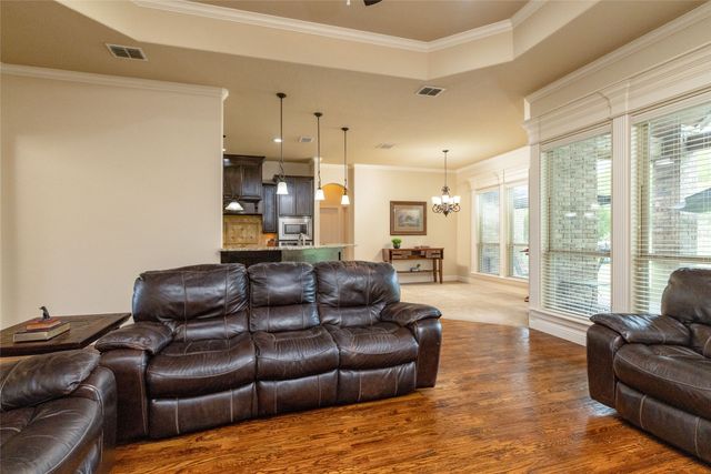 208 Ellis Creek Drive, Weatherford, TX 76085