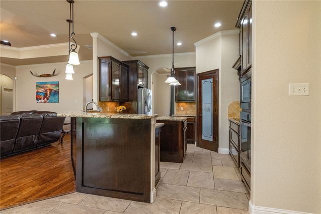 208 Ellis Creek Drive, Weatherford, TX 76085