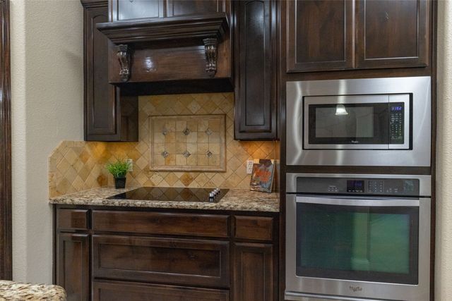 208 Ellis Creek Drive, Weatherford, TX 76085