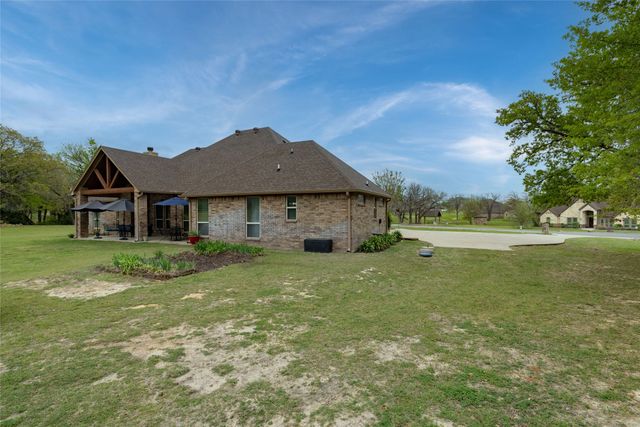 208 Ellis Creek Drive, Weatherford, TX 76085