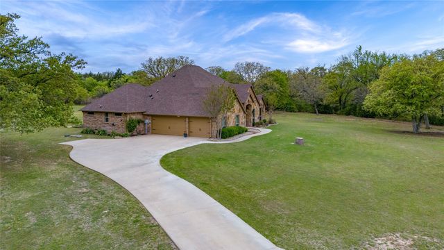 208 Ellis Creek Drive, Weatherford, TX 76085