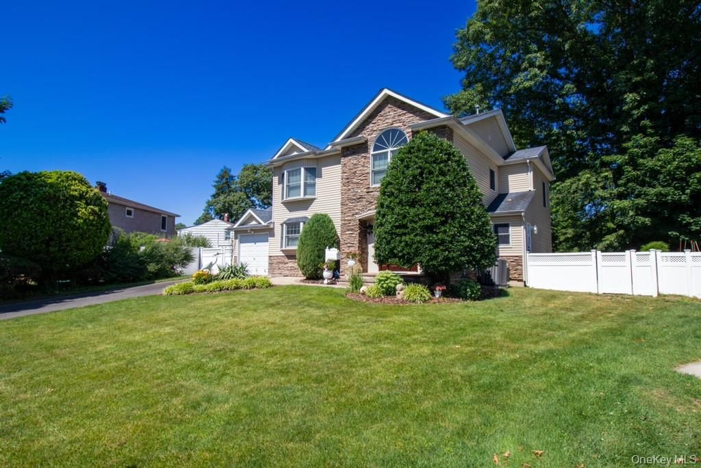 5 Hickory Lane, Roslyn Heights, NY 11577 — photo 2