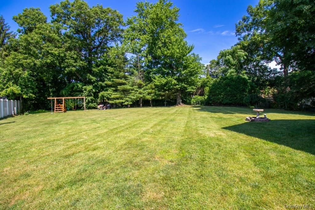 5 Hickory Lane, Roslyn Heights, NY 11577 — photo 4