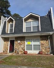 11 Pine Canyon Drive, Atlanta, GA 30331