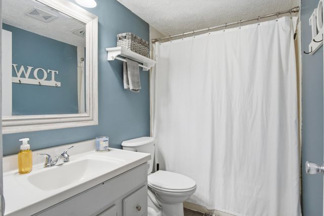 8890 Nw Lake Road, Belvidere Twp, MI 48886