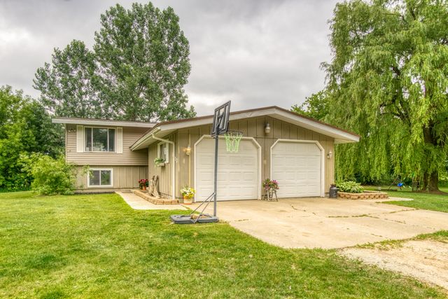 8890 Nw Lake Road, Belvidere Twp, MI 48886